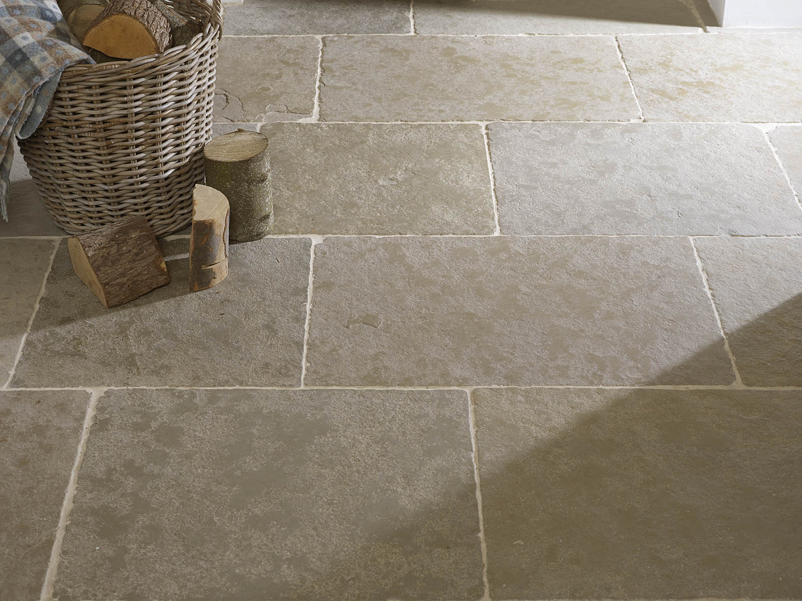 Flagstone Flooring- The trend that stands the test of time