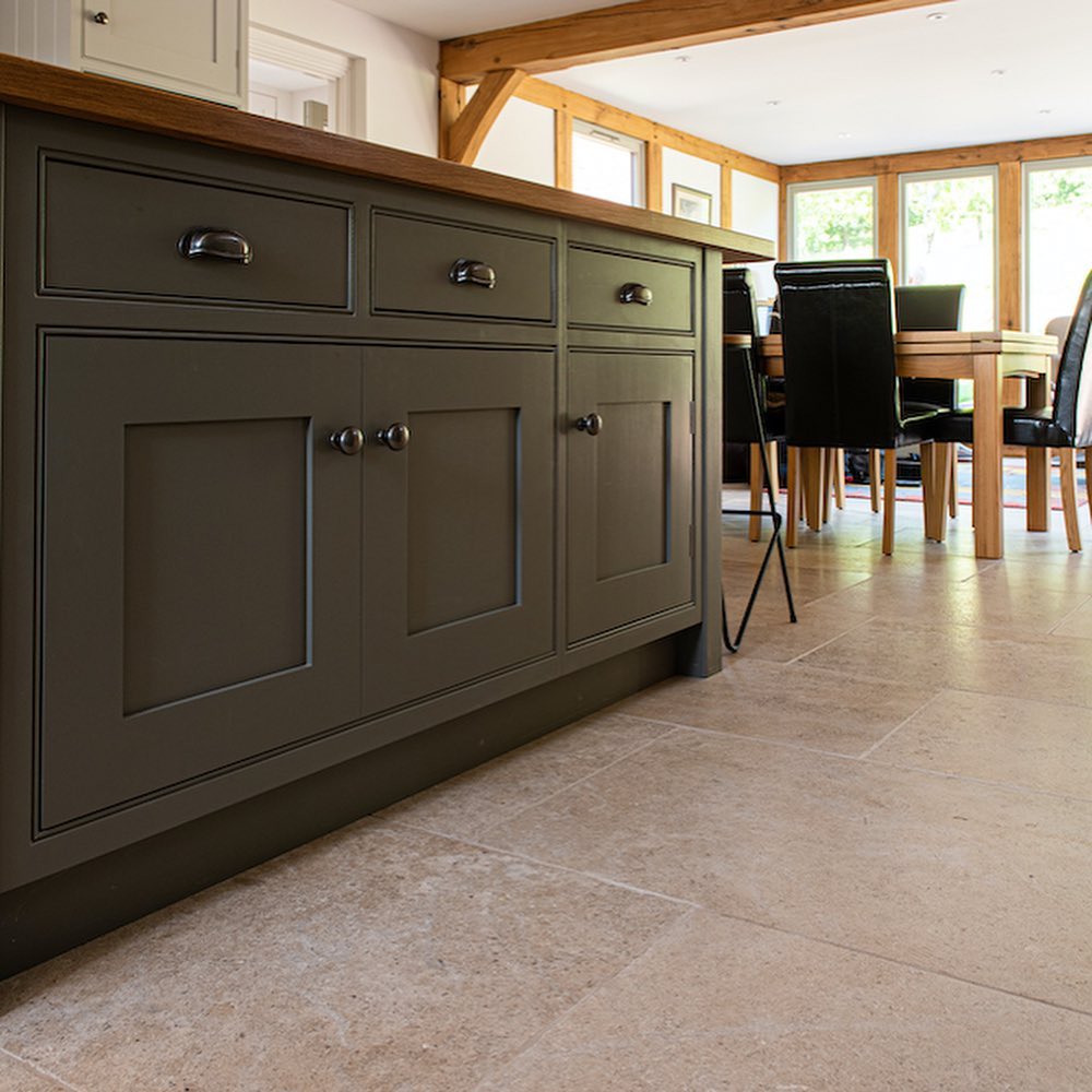 Why flagstones work well with underfloor heating